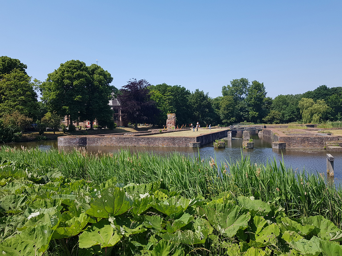 Fundamente von Schloss Egmond und der Schlosskapelle